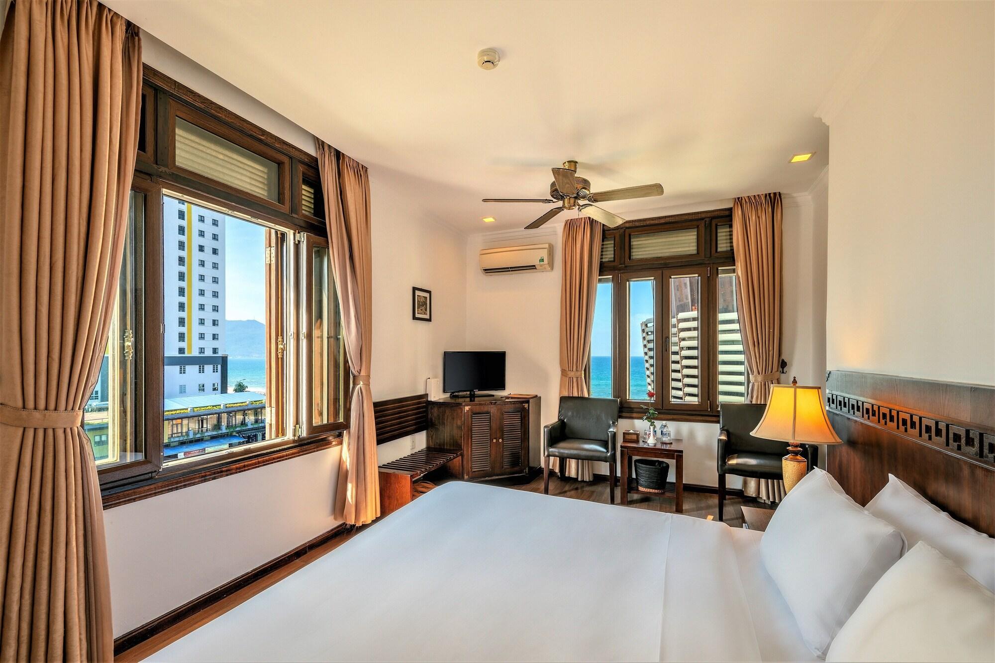 Chu Hotel Da Nang Exterior photo